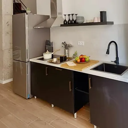 Stylish Loft In Vibrant Apartamento Valencia